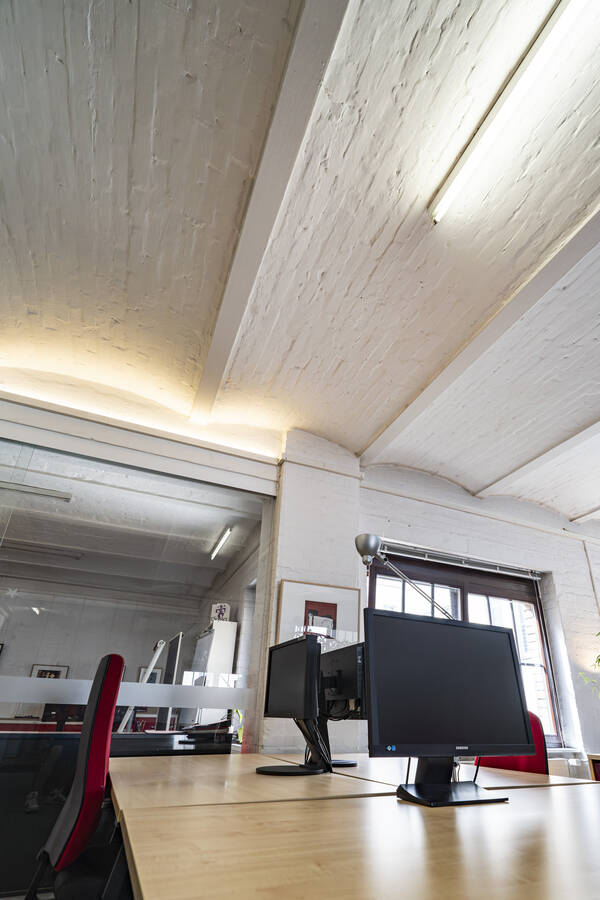 Arbeitsplatz unter der Kappendecke